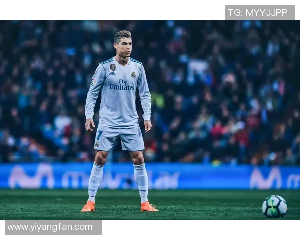 C罗足球明星发型解析从经典到创新的风格演变与影响